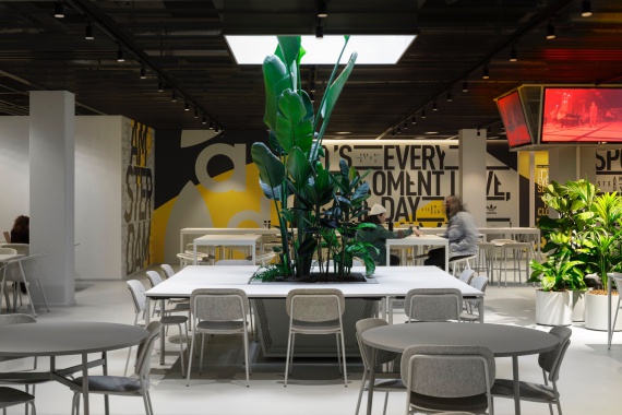 De Vorm adidas Amsterdam brand experience 42